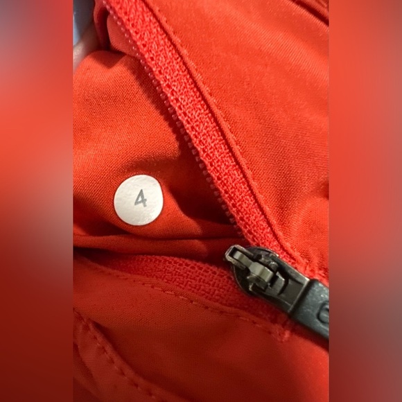 Lululemon Lululemon Tracker Short V *4" Vivid Flame Sz 4 - Picture 5 of 5